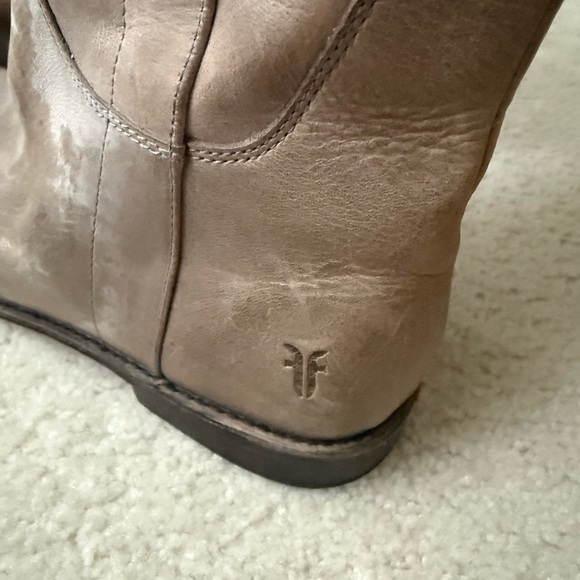 Frye Tan Heeled Boots Knee-High Seamless Design - Picture 5 of 9